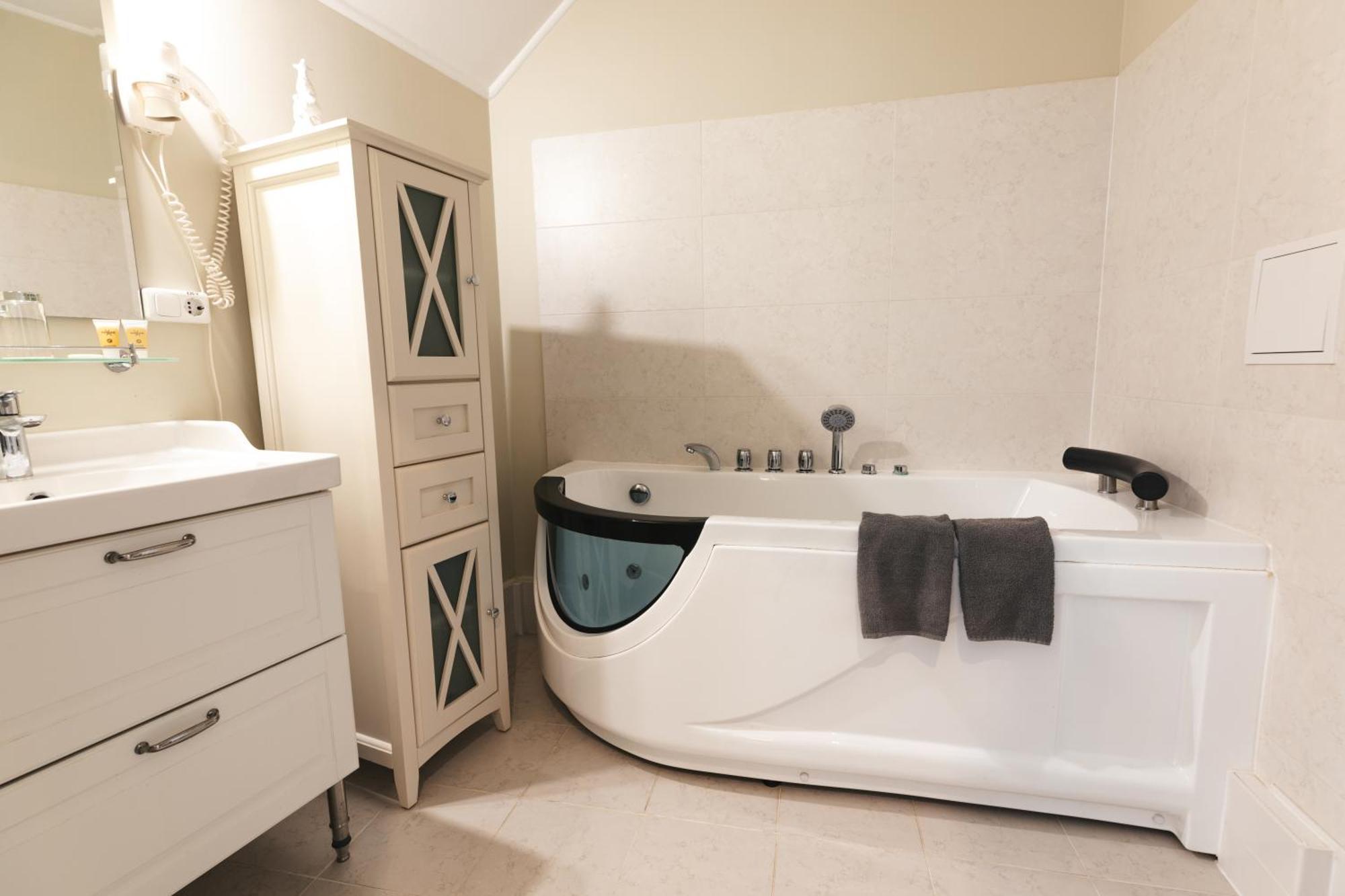 Forums Boutique Hotel 4*